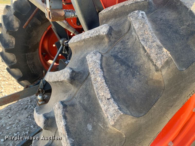 image for item MM9728 Kubota L4400  tractor