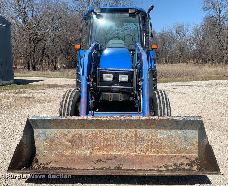 image for item MM9729 2004 New Holland TL100  tractor
