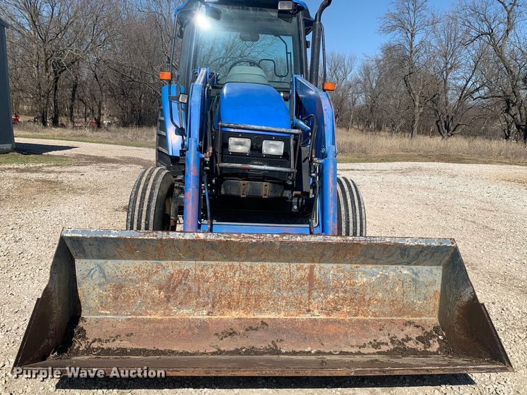 image for item MM9729 2004 New Holland TL100  tractor