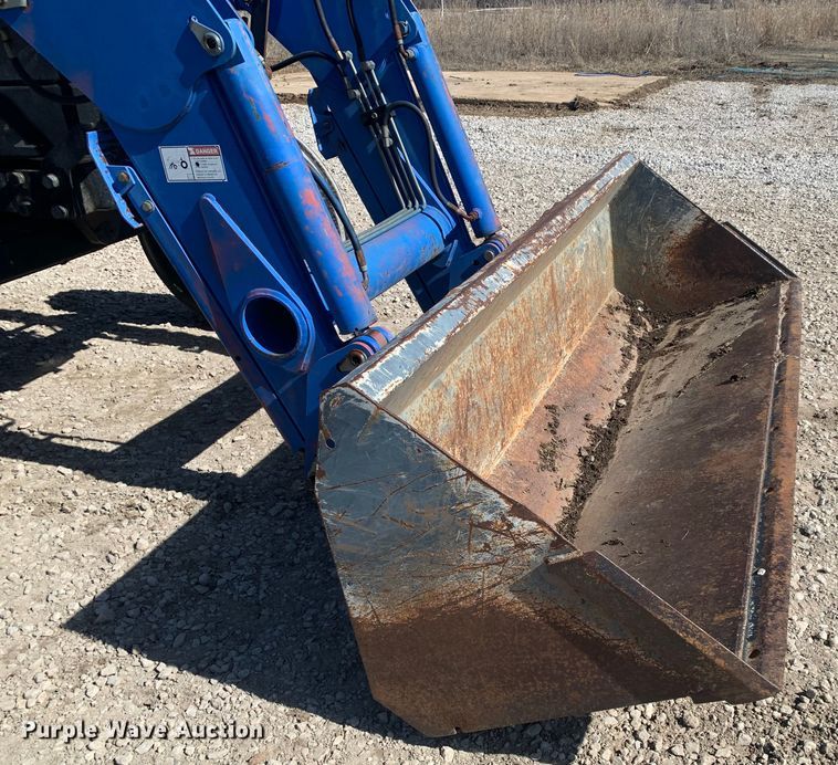 image for item MM9729 2004 New Holland TL100  tractor