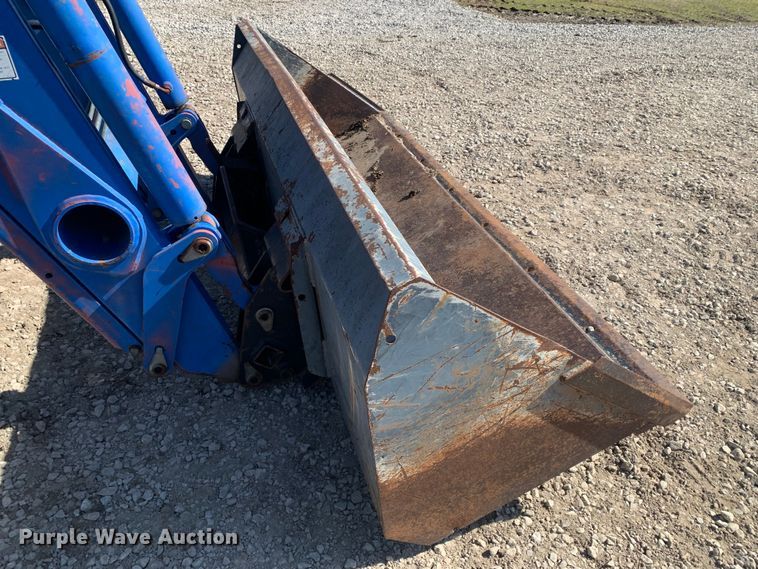 image for item MM9729 2004 New Holland TL100  tractor