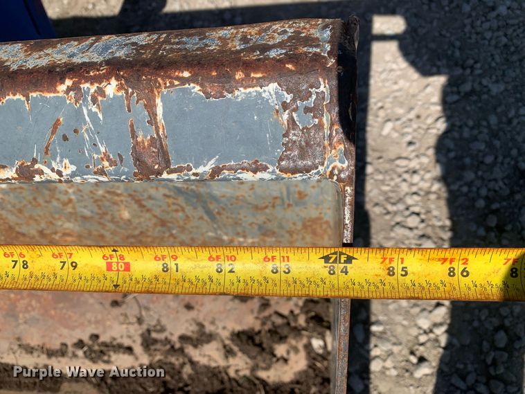 image for item MM9729 2004 New Holland TL100  tractor