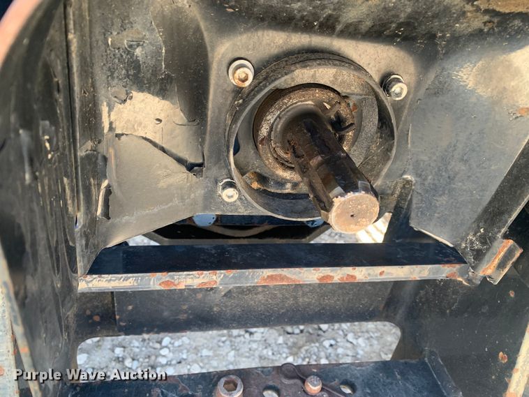 image for item MM9729 2004 New Holland TL100  tractor