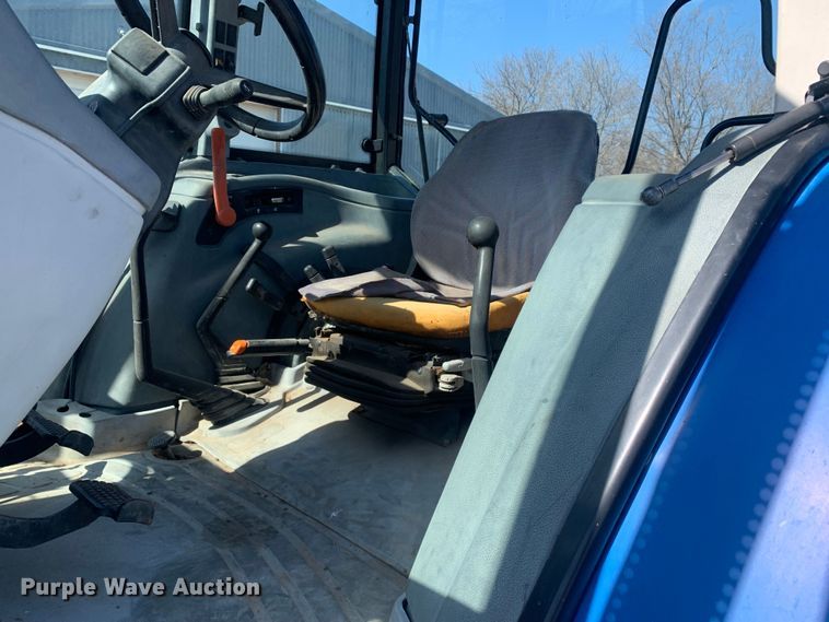 image for item MM9729 2004 New Holland TL100  tractor