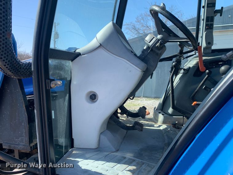 image for item MM9729 2004 New Holland TL100  tractor
