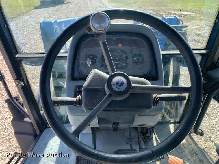 image for item MM9729 2004 New Holland TL100  tractor