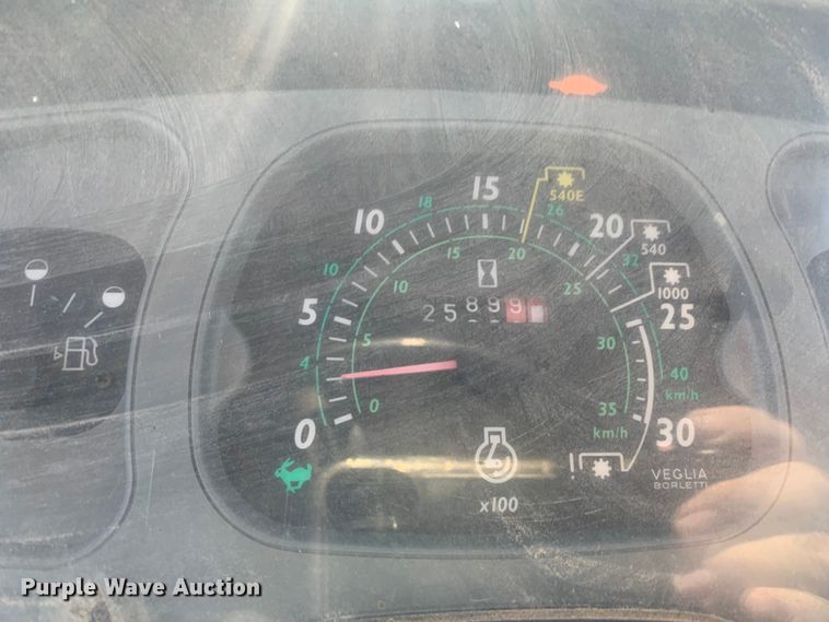 image for item MM9729 2004 New Holland TL100  tractor