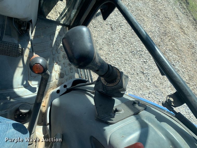 image for item MM9729 2004 New Holland TL100  tractor