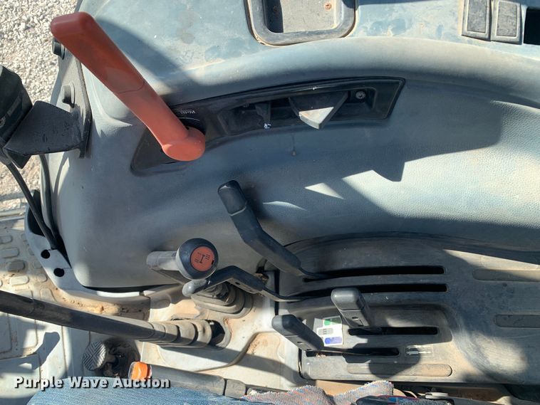 image for item MM9729 2004 New Holland TL100  tractor