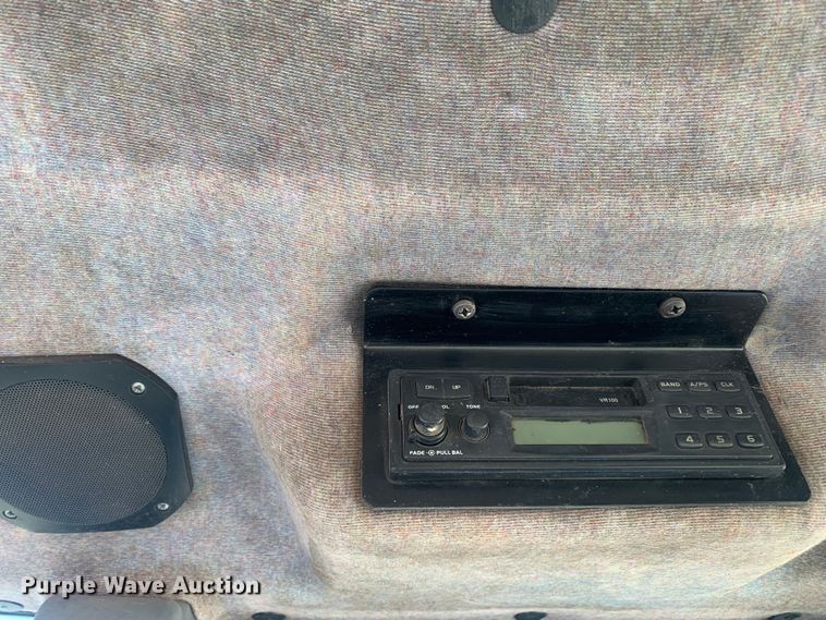 image for item MM9729 2004 New Holland TL100  tractor