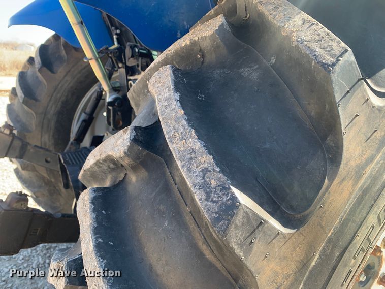 image for item MM9729 2004 New Holland TL100  tractor