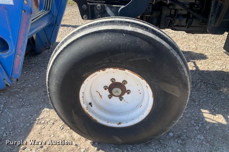 image for item MM9729 2004 New Holland TL100  tractor