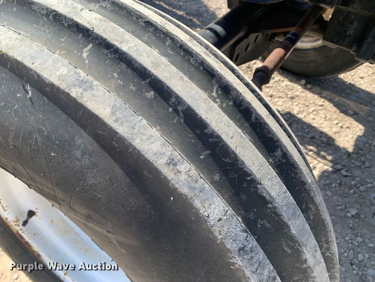 image for item MM9729 2004 New Holland TL100  tractor