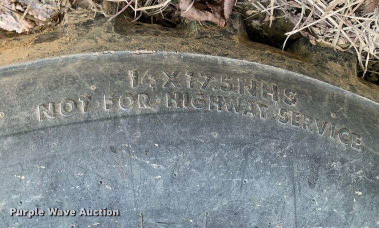 image for item MM9754 2009 Mahindra 5035  MFWD tractor