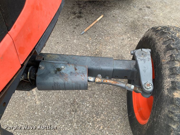 image for item MM9767 Kubota M7040  tractor