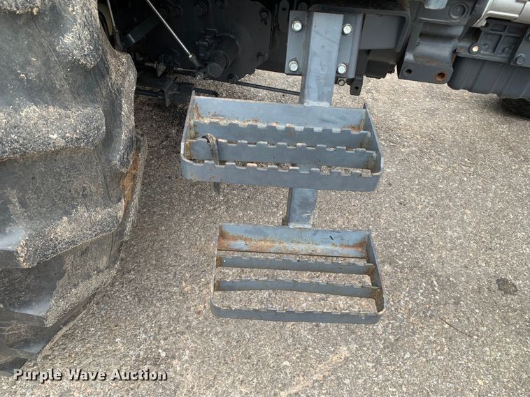 image for item MM9767 Kubota M7040  tractor