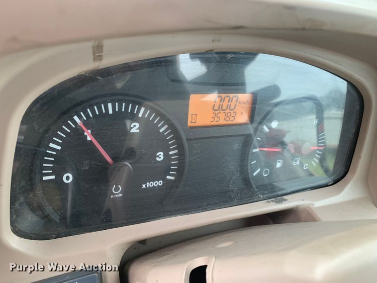 image for item MM9767 Kubota M7040  tractor