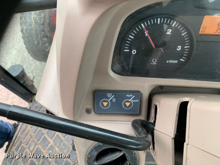 image for item MM9767 Kubota M7040  tractor