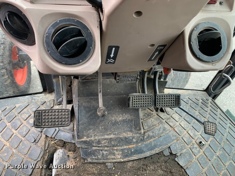 image for item MM9767 Kubota M7040  tractor