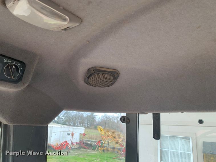 image for item MM9767 Kubota M7040  tractor