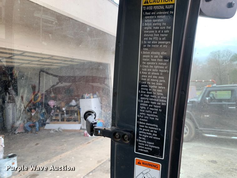 image for item MM9767 Kubota M7040  tractor