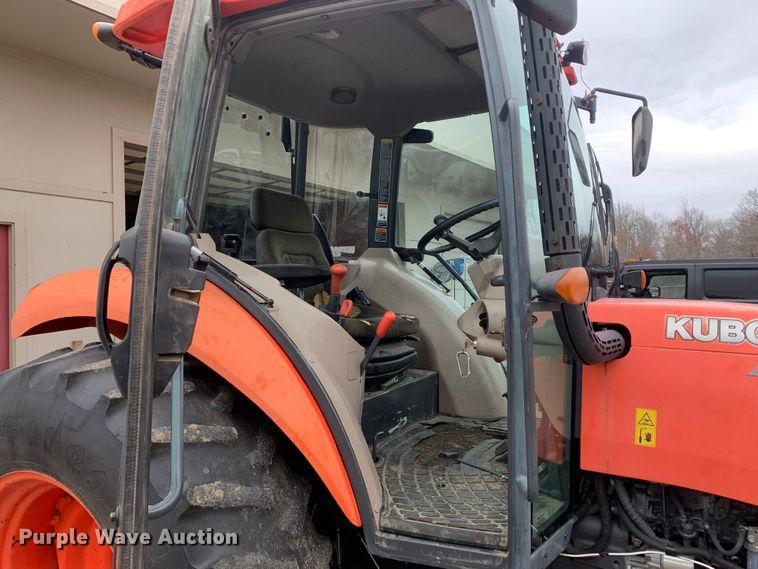 image for item MM9767 Kubota M7040  tractor