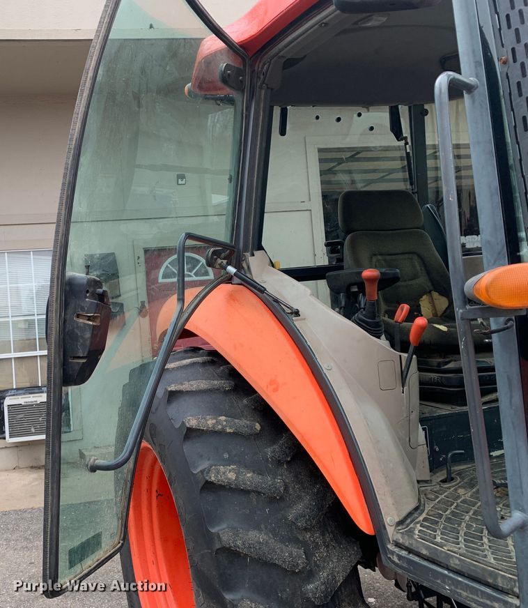 image for item MM9767 Kubota M7040  tractor