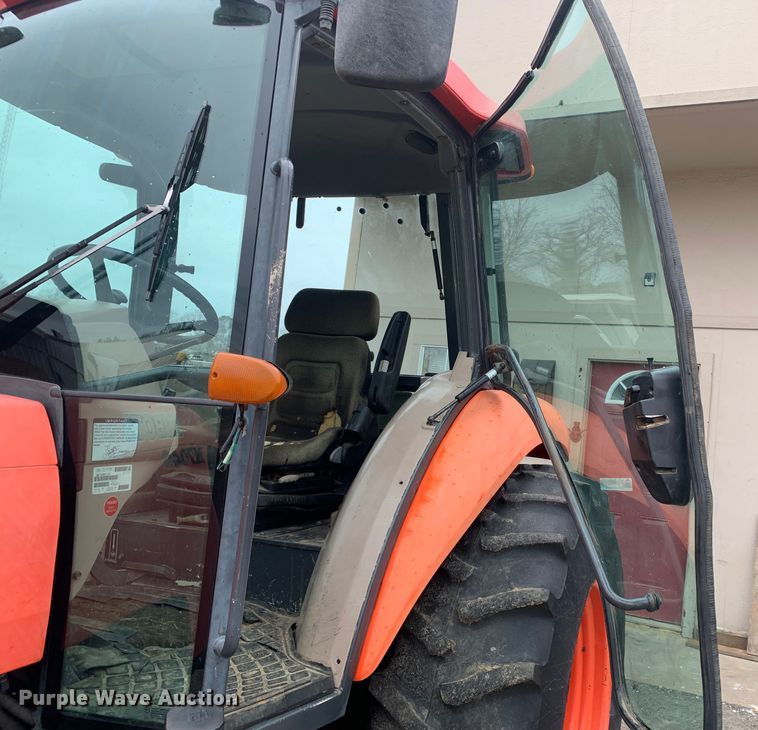 image for item MM9767 Kubota M7040  tractor