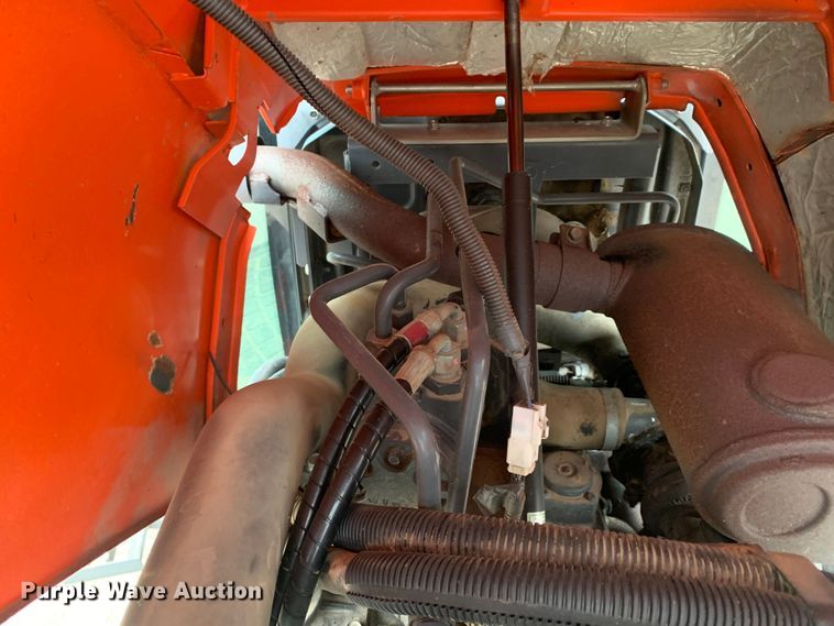 image for item MM9767 Kubota M7040  tractor
