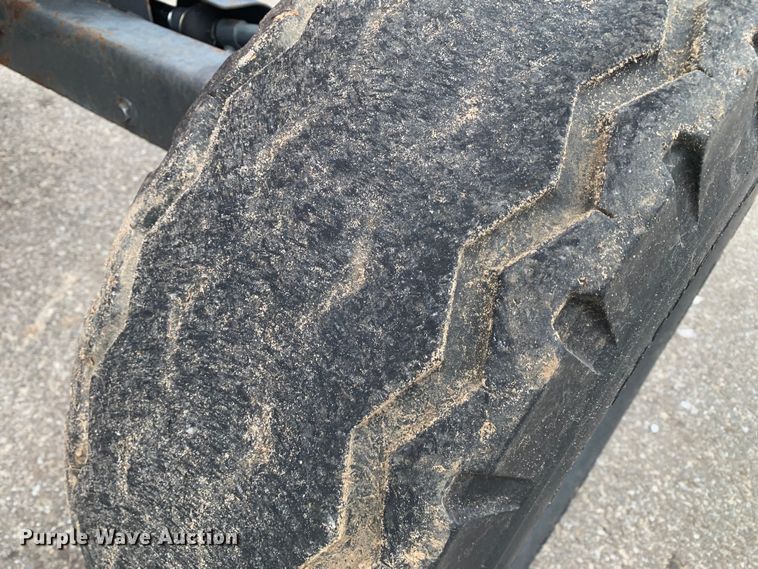 image for item MM9767 Kubota M7040  tractor