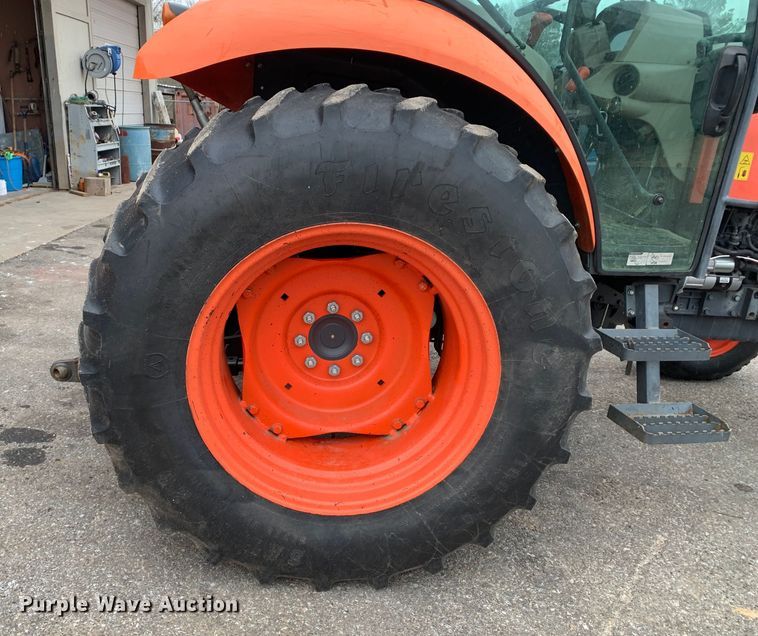 image for item MM9767 Kubota M7040  tractor