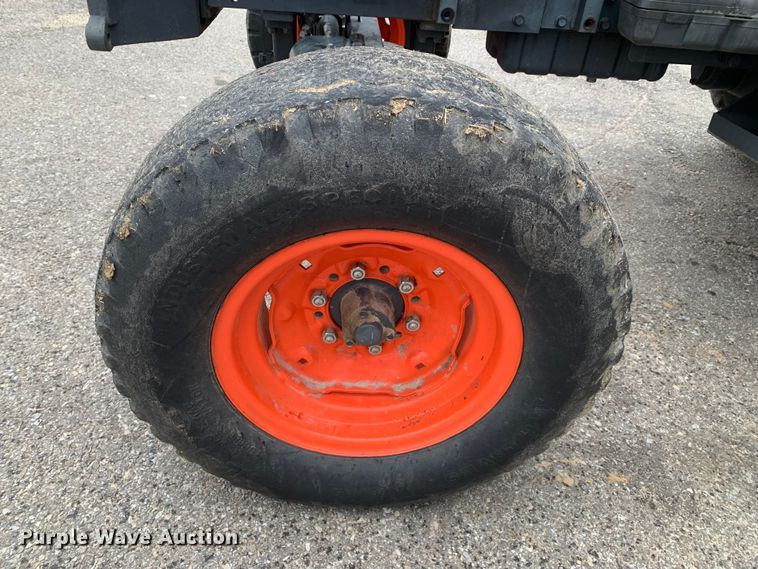 image for item MM9767 Kubota M7040  tractor