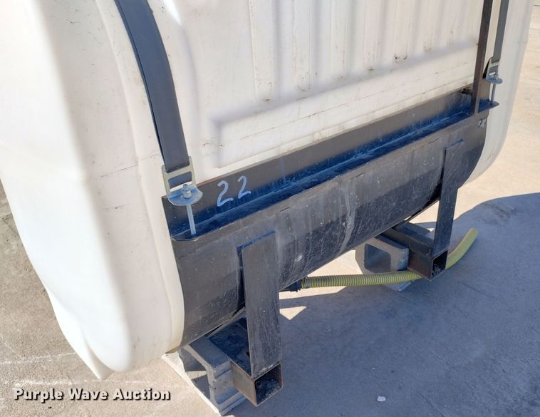 image for item MR9726 (2) saddle tanks