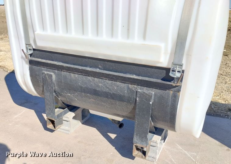 image for item MR9726 (2) saddle tanks