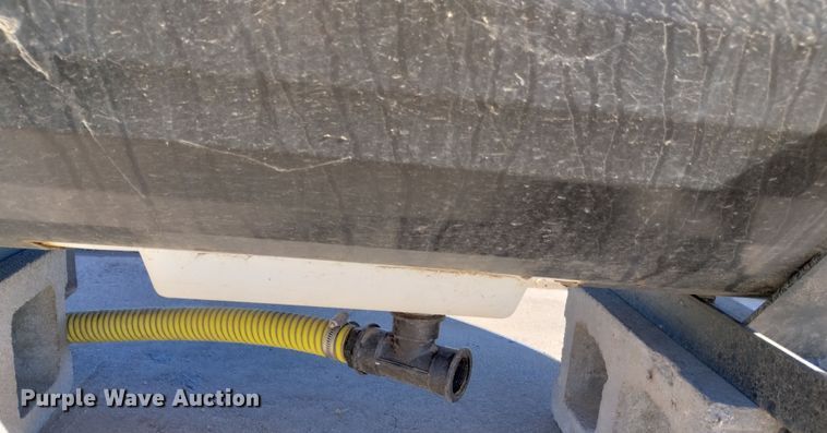 image for item MR9726 (2) saddle tanks