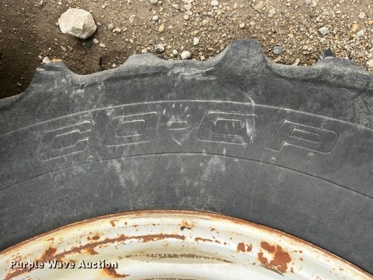 image for item MW9503 (4) 24.5-32 tires and wheels