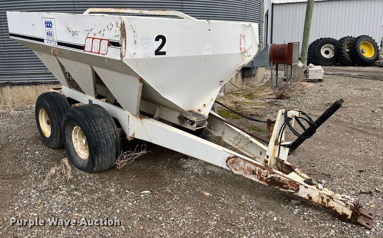 image for item MW9504 Willmar 600  spreader