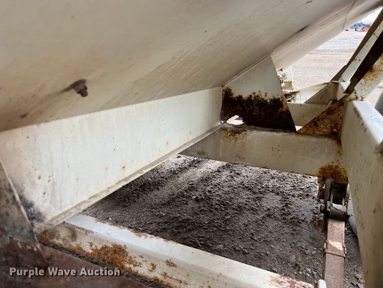 image for item MW9504 Willmar 600  spreader