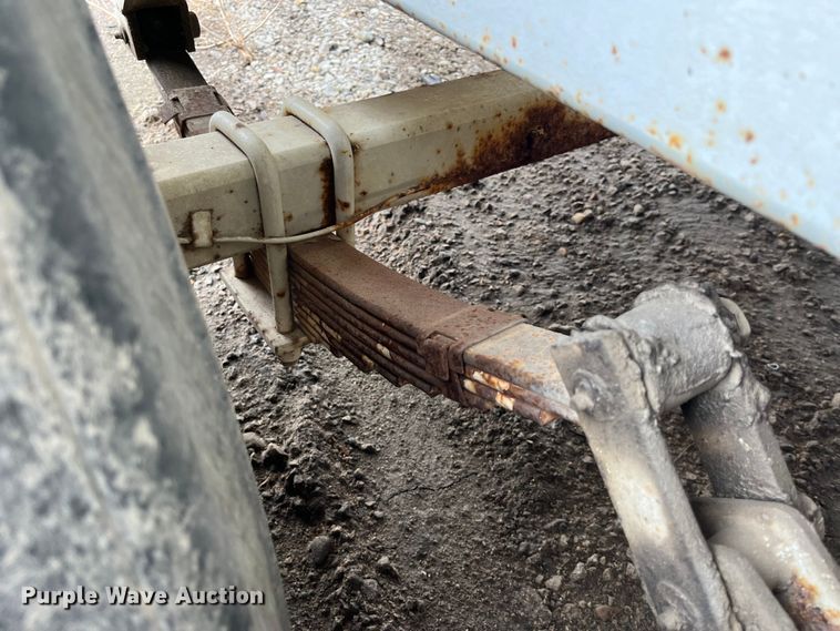 image for item MW9504 Willmar 600  spreader