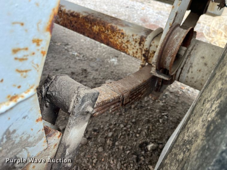 image for item MW9504 Willmar 600  spreader