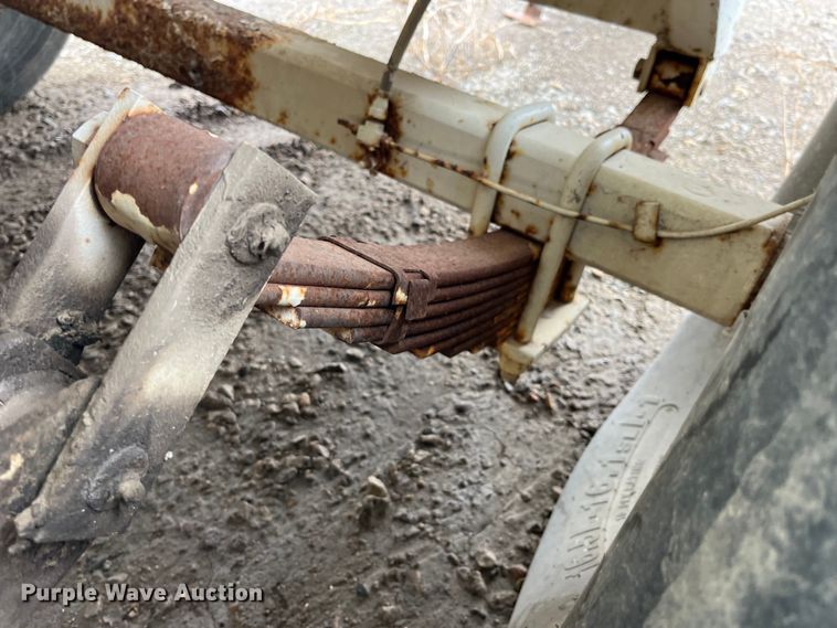 image for item MW9504 Willmar 600  spreader