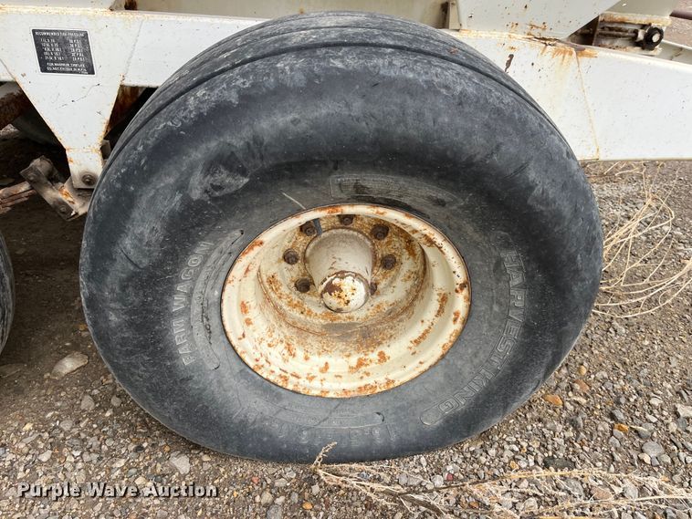 image for item MW9504 Willmar 600  spreader