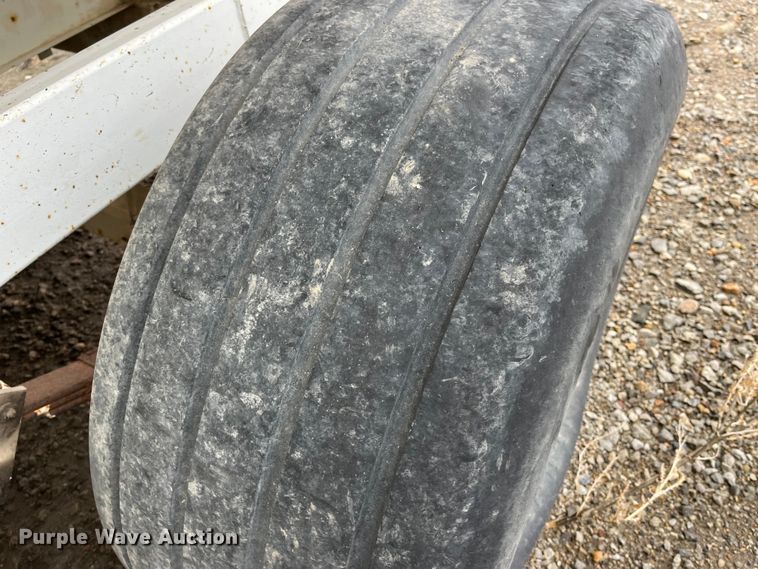 image for item MW9504 Willmar 600  spreader