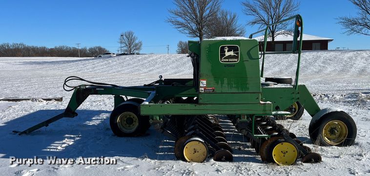 image for item MW9520 John Deere 750  grain drill