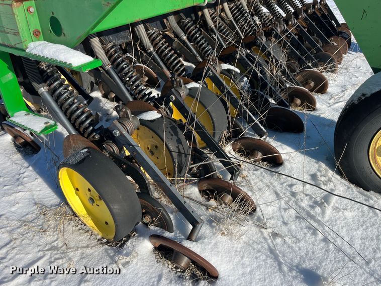 image for item MW9520 John Deere 750  grain drill