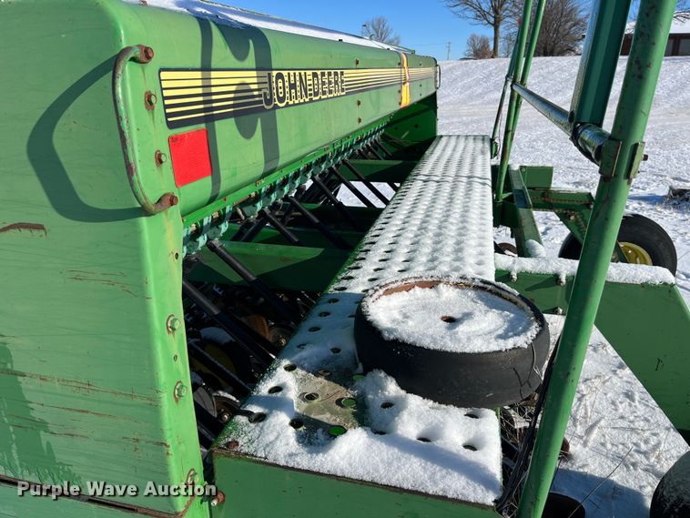 image for item MW9520 John Deere 750  grain drill