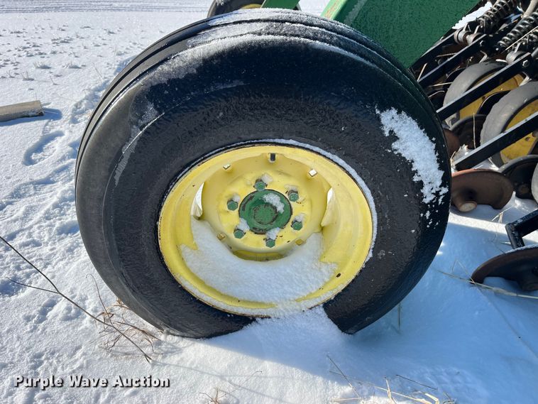 image for item MW9520 John Deere 750  grain drill