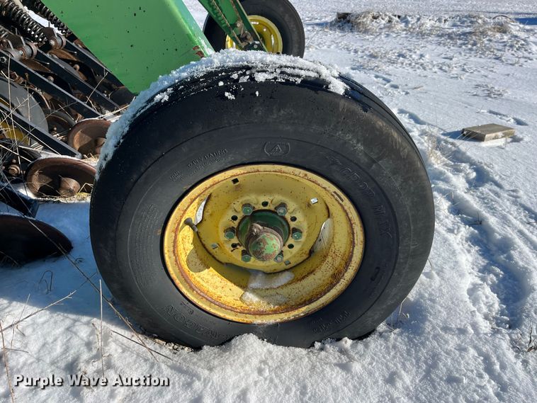 image for item MW9520 John Deere 750  grain drill