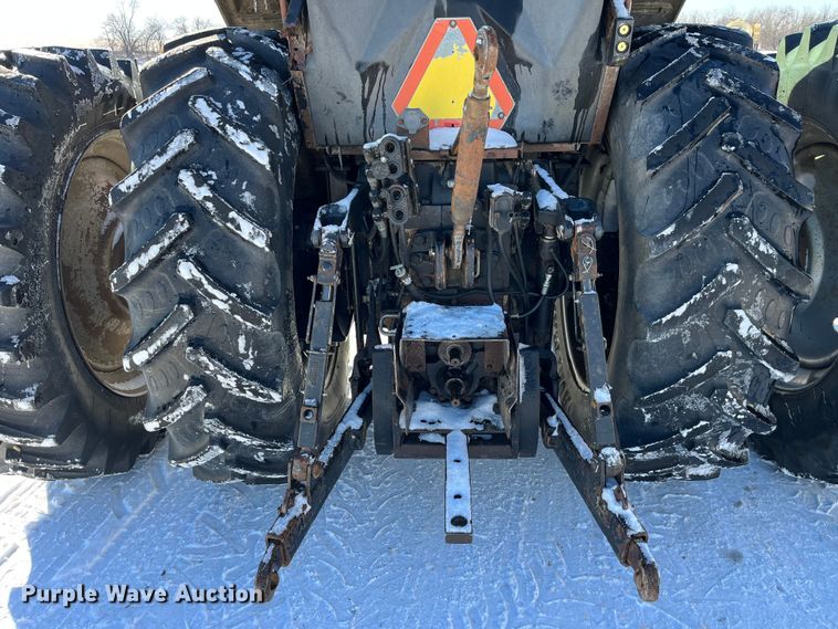 image for item MW9521 1997 Case IH 8920  MFWD tractor