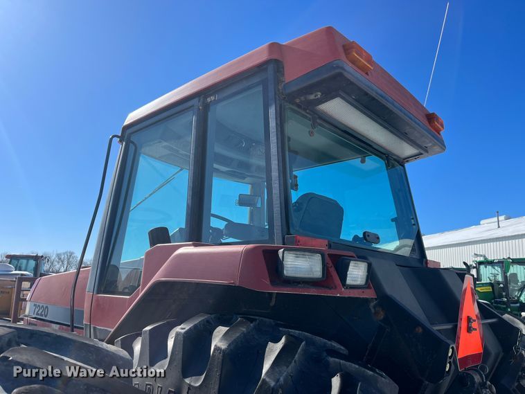 image for item MW9522 1995 Case IH 7220  MFWD tractor